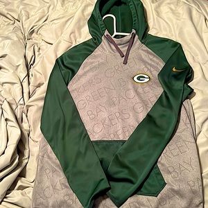Nike Green Bay Packer Sweatshirt— like brand new!  Women’s Large